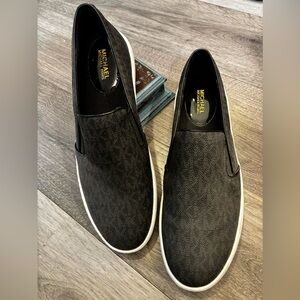Brand new MK Michael Kors slip on graduated platform sneakers 1” - 3/4” size 10